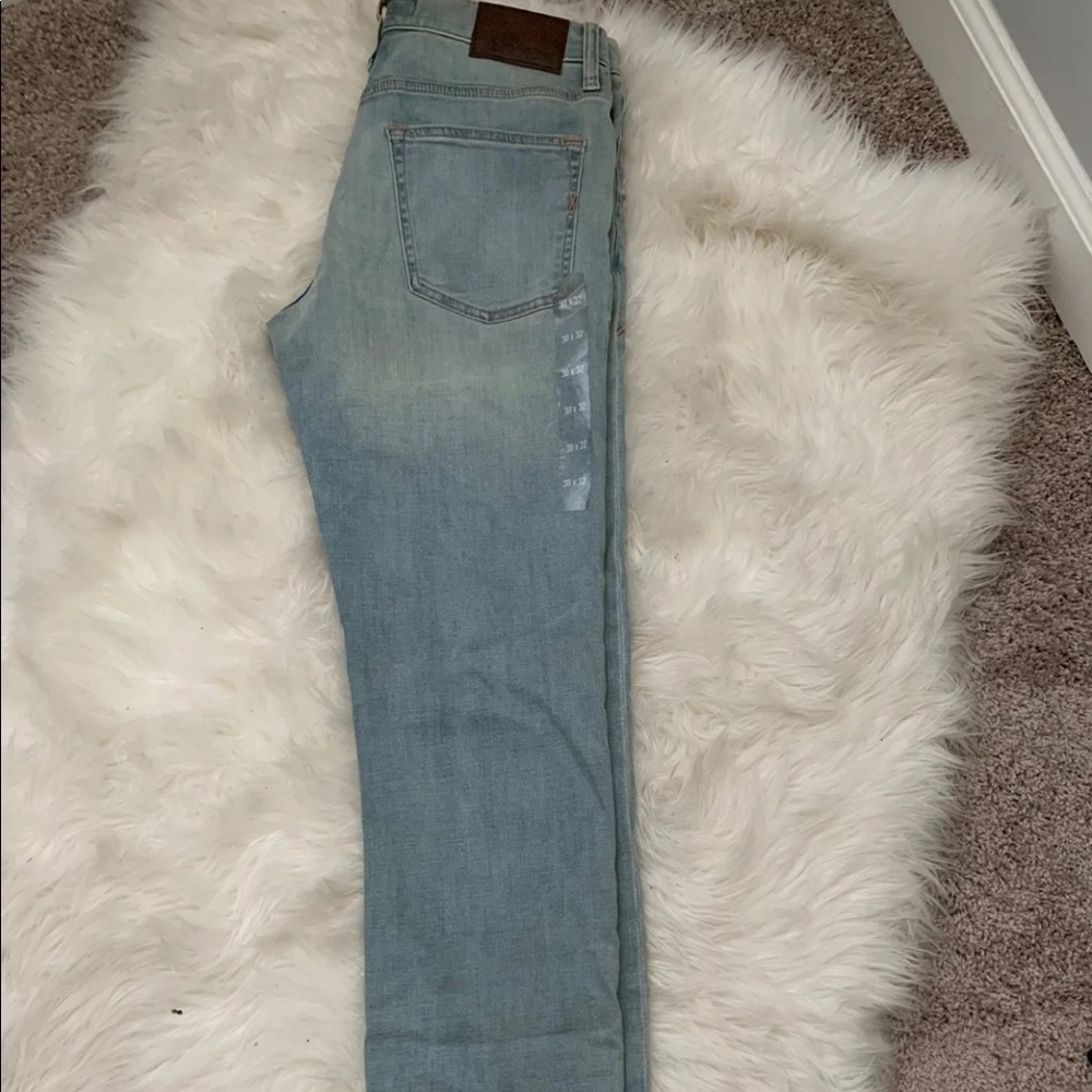 Express Light Wash Jeans. (30x32)